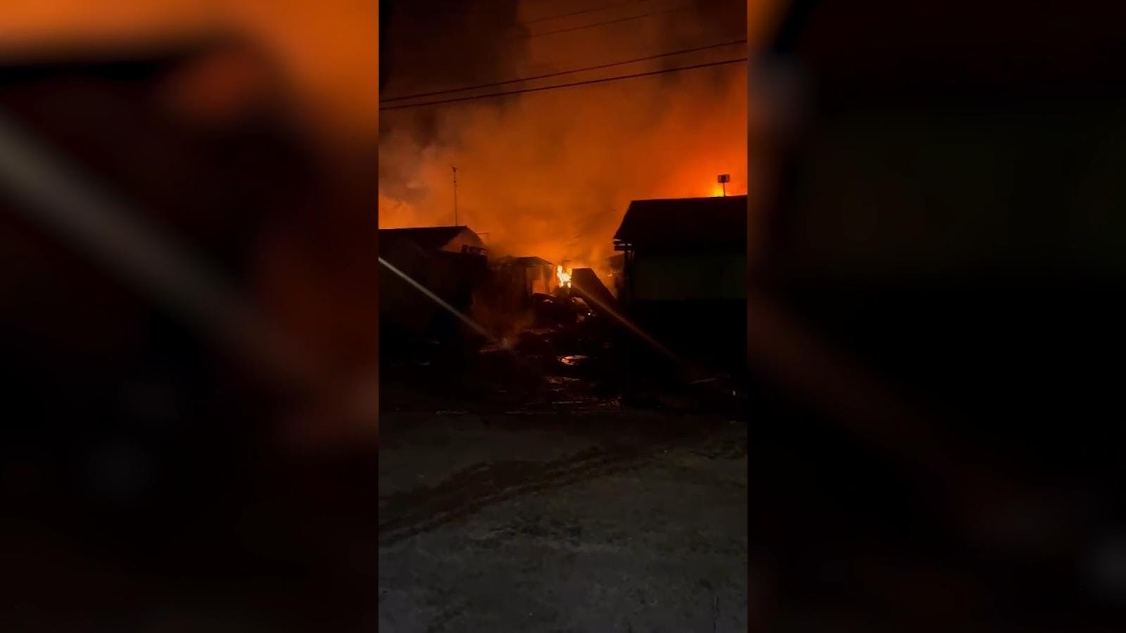 Gran incendio en María Elena destruye 10 viviendas 