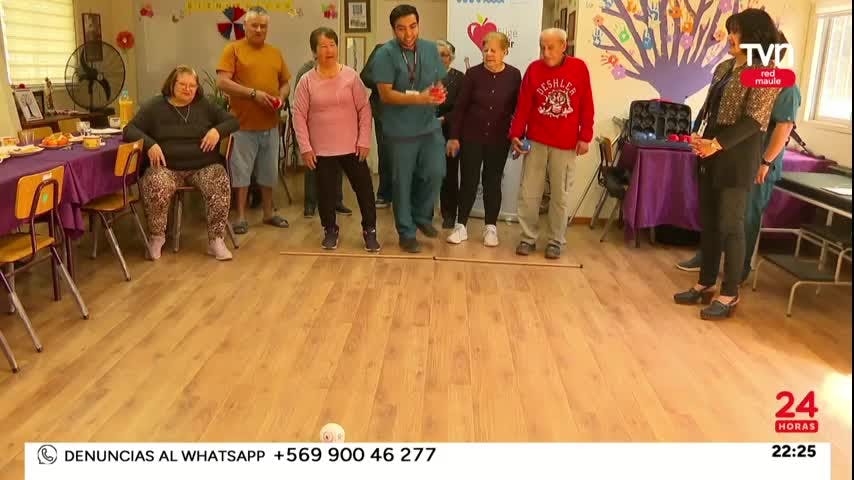 Entregan equipos de bocha para adultos mayores 