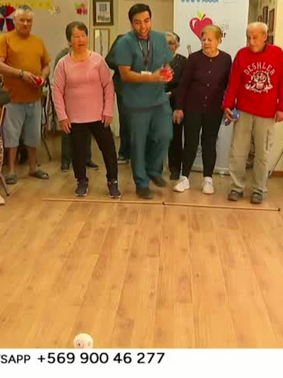 Entregan equipos de bocha para adultos mayores