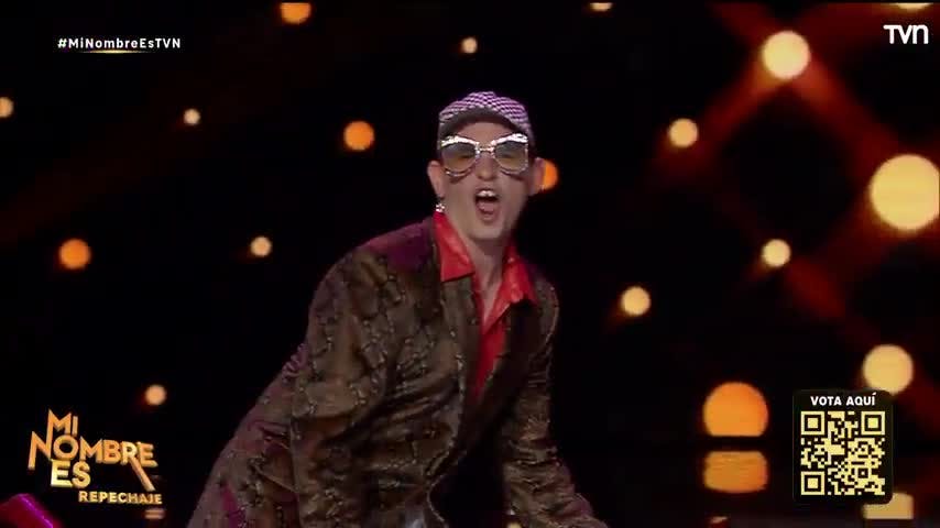 Sir Elton John aterrizó en Mi nombre es
