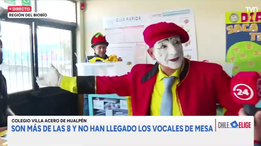 Vocales llegaron disfrazados al Colegio Villa Acero de Hualpén