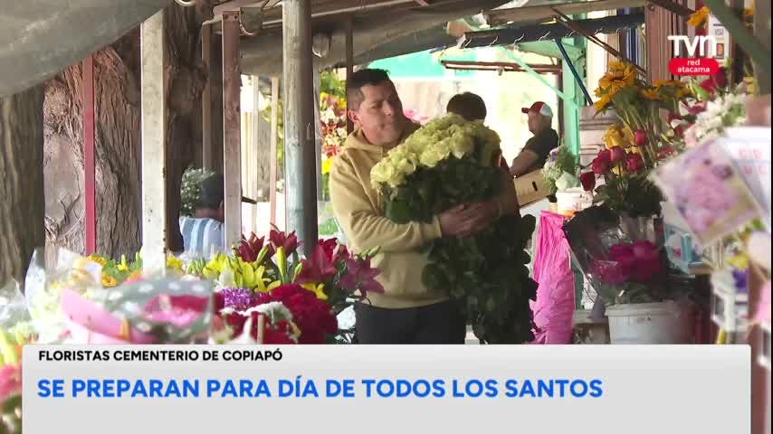 Floristas se preparan para el 1 de noviembre