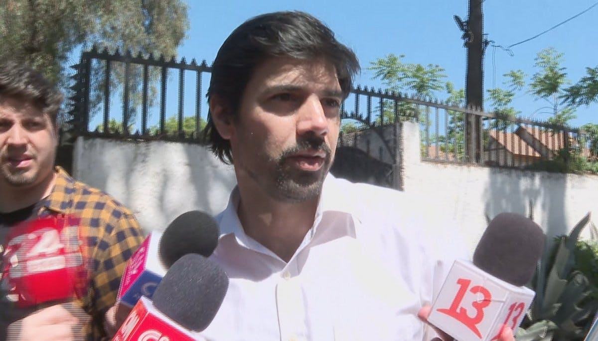 Las primeras imágenes de Joaquín Lavín León tras acusación y allanamiento de la PDI 