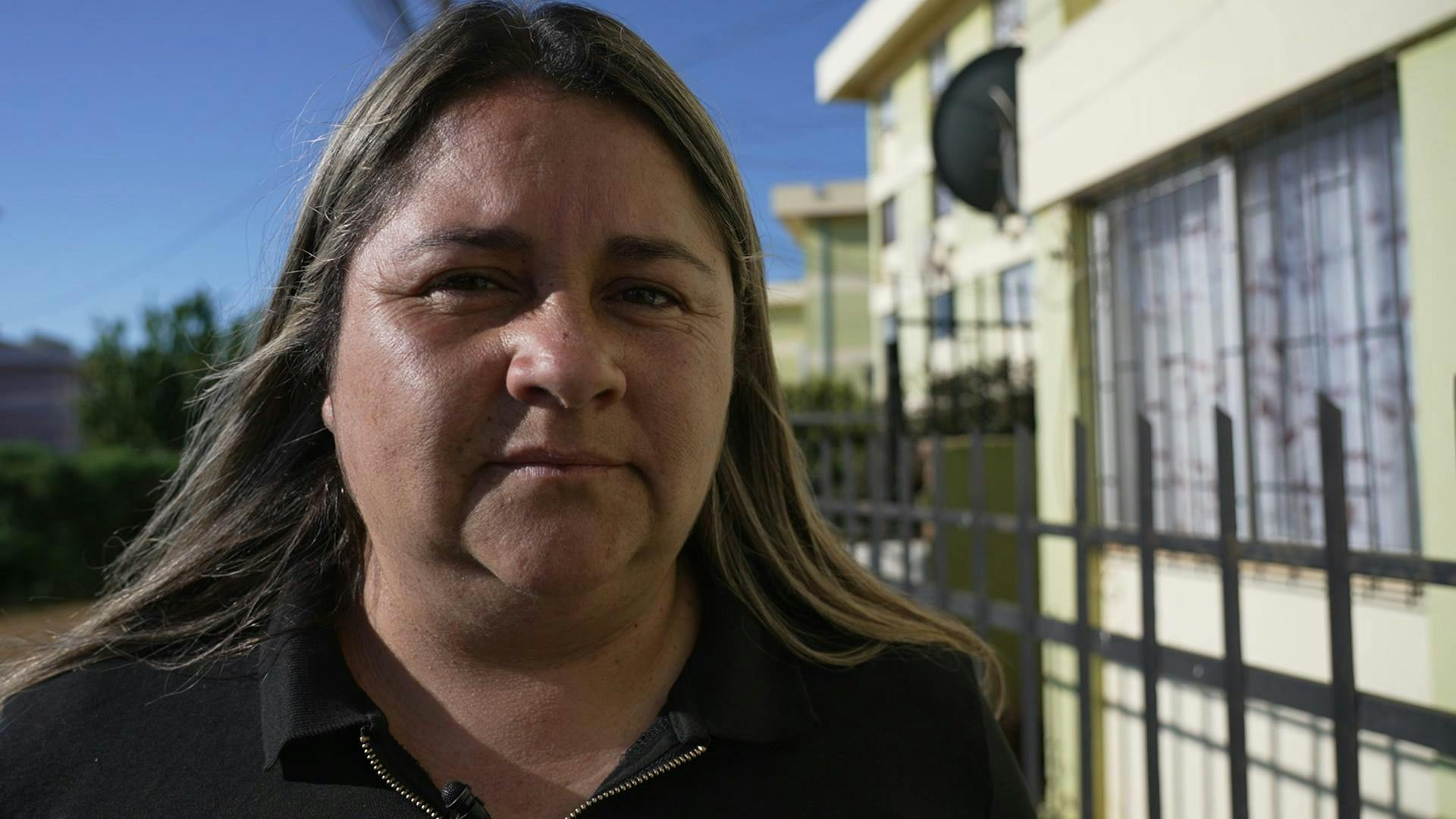 Hablamos con la madre  de Mayra, la niña que cayó desde una gradería en un colegio que lucha por ponerse de pie 