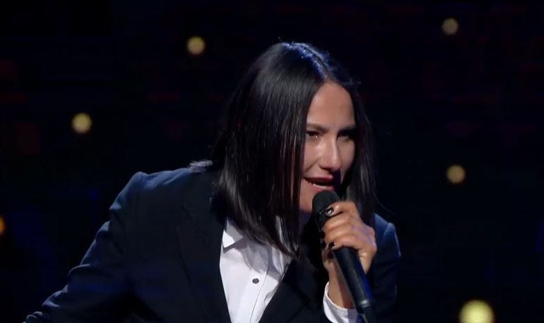 Doble de Laura Pausini emociona a Amaya Forch