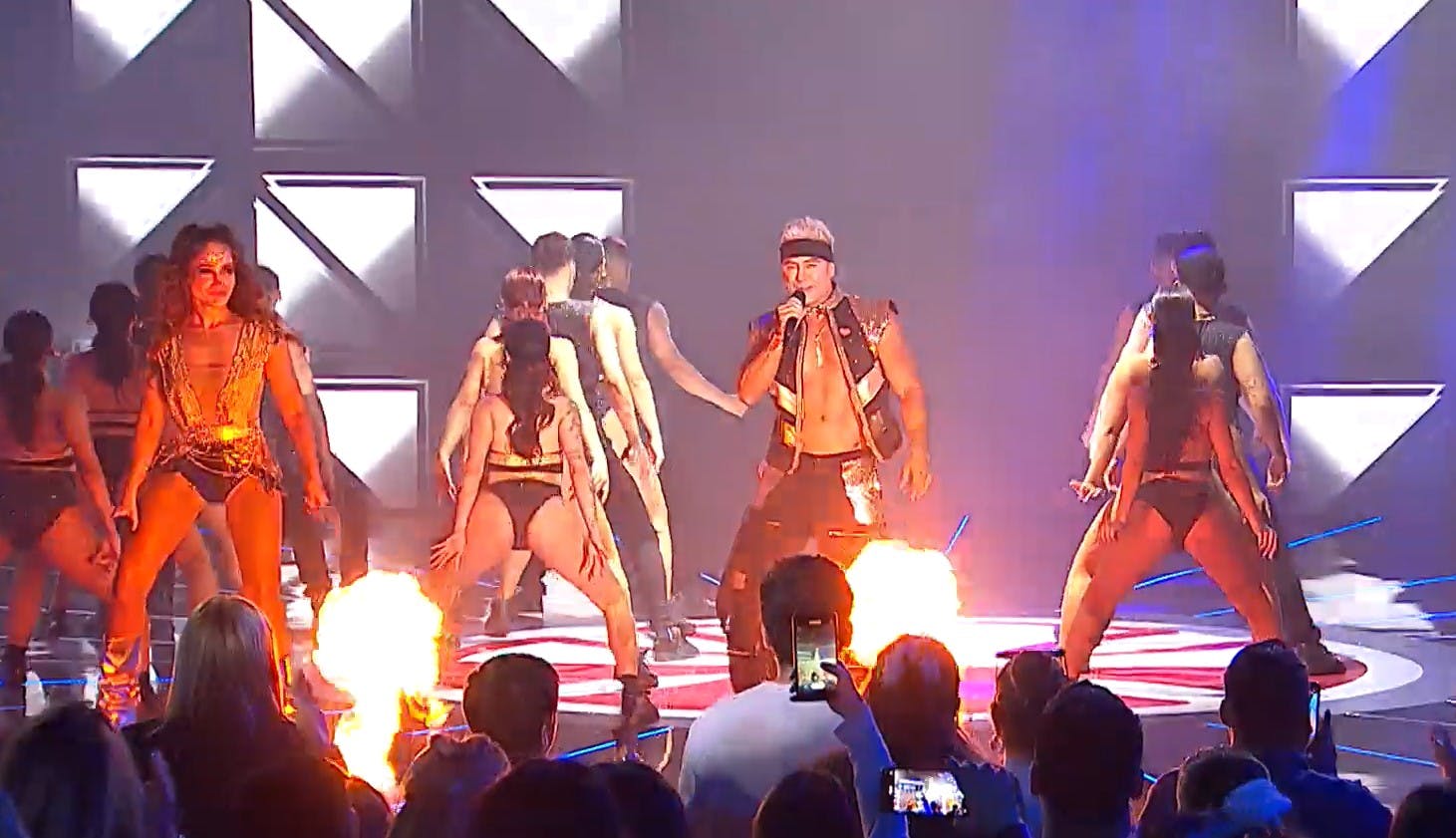 Los que saben: Axé Bahía y Pablito Pesadilla dan cátedra de baile en la Teletón