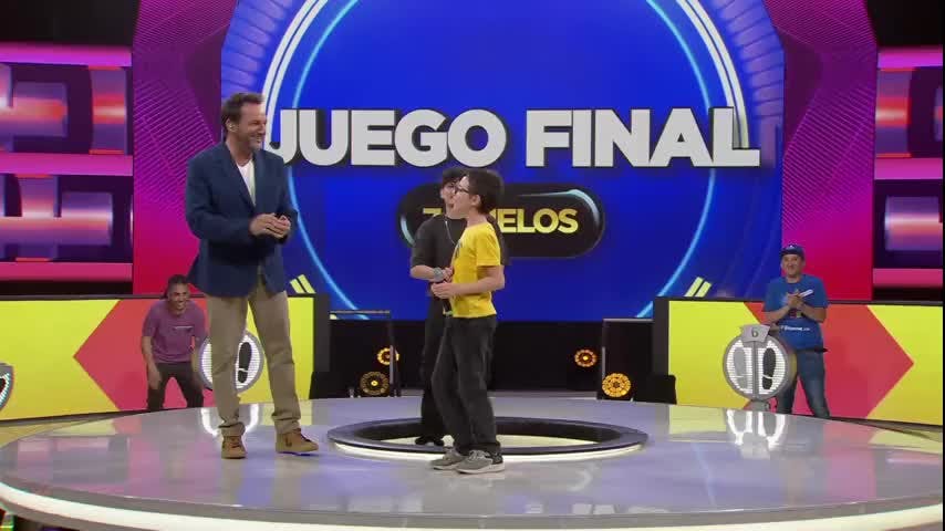 Niño sorprende con canción de Freddie Mercury en Ahora Caigo