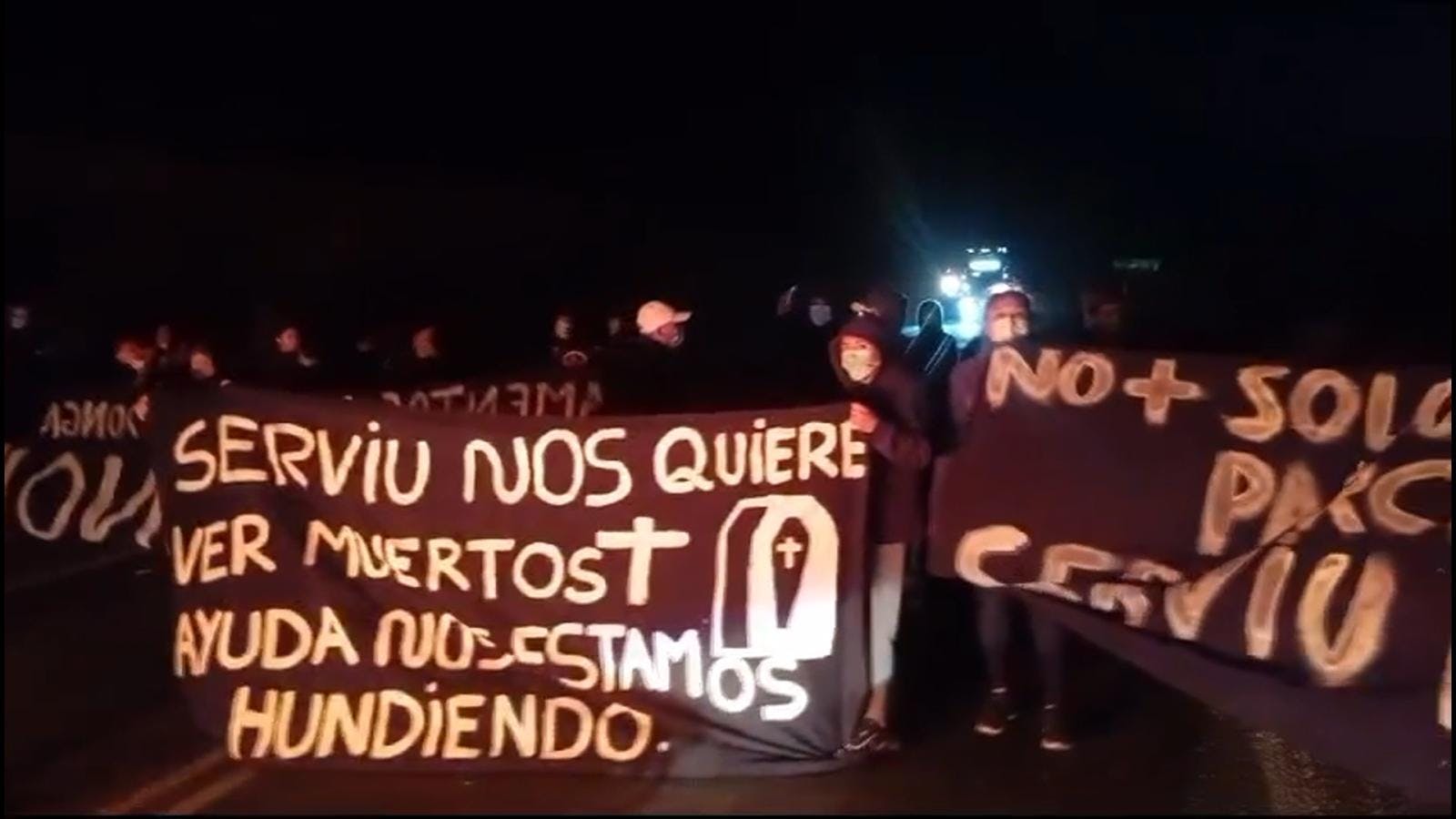 Vecinos de población altos Covadonga de Tocopilla realizan protesta