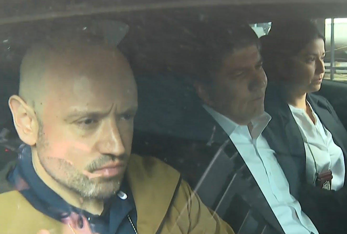 Así fue el momento en que Manuel Monsalve salió detenido rumbo a Santiago