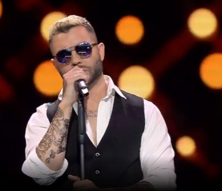 Rodrigo se hace presente con todo el ritmo de Maluma