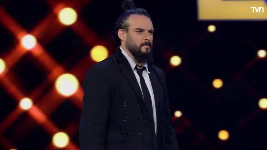 Sebastián Alarcón sorprende al jurado con su tributo a Ricardo Arjona