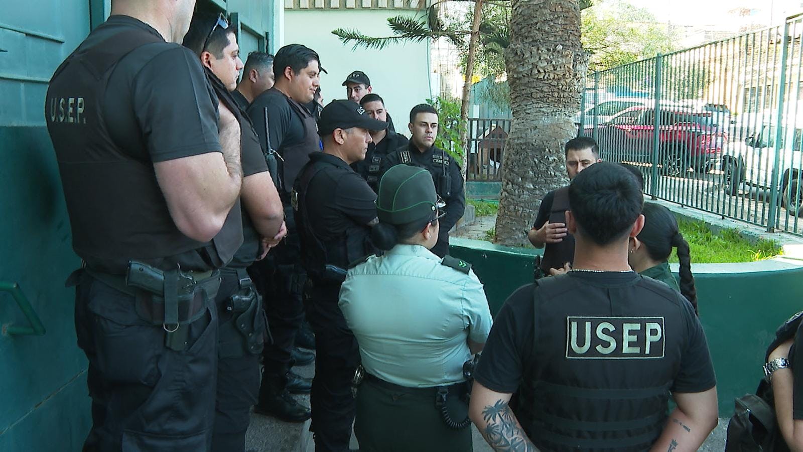 Funcionarios de gendarmería continúan en paro 