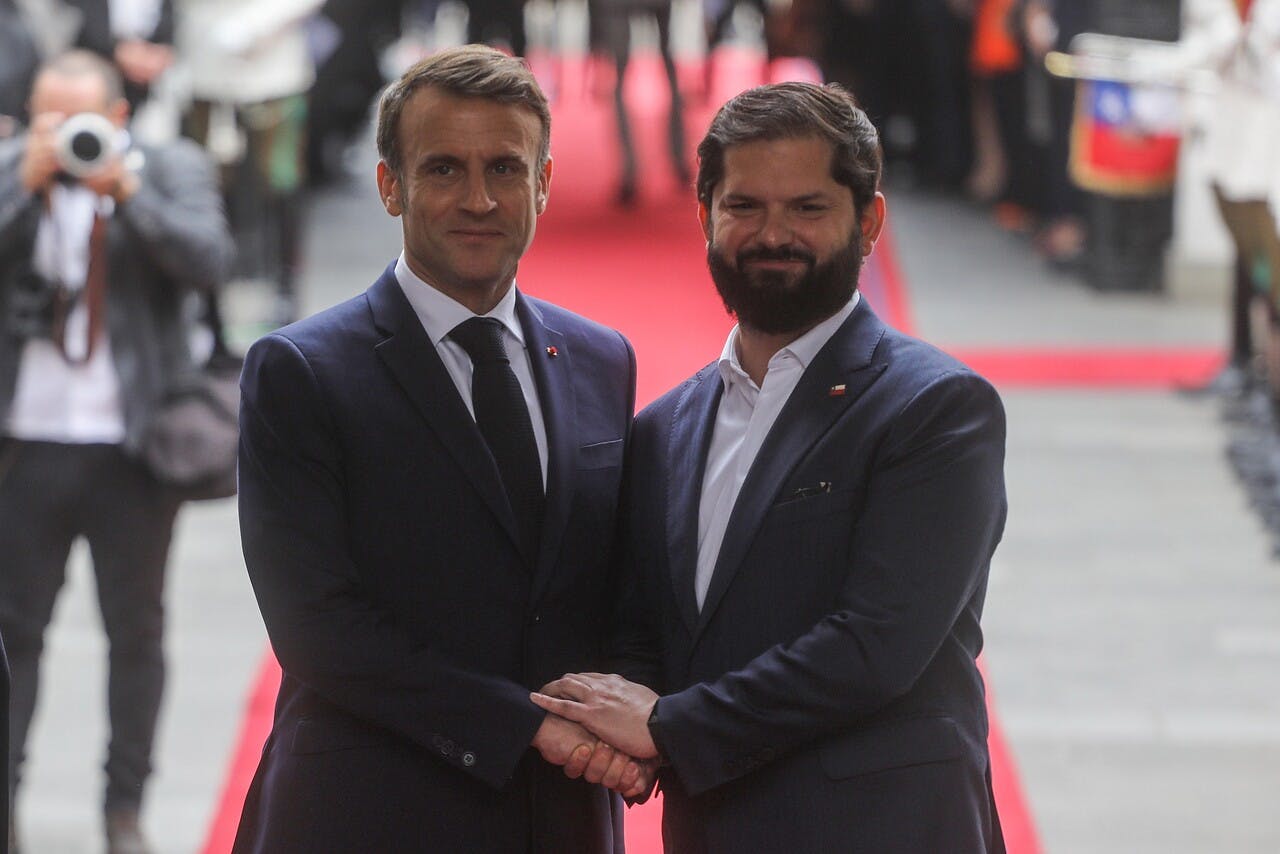 Presidente Macron realiza visita oficial a Chile