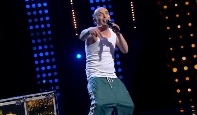 Doble de Residente hace bailar al jurado con "Atrévete-te-te"