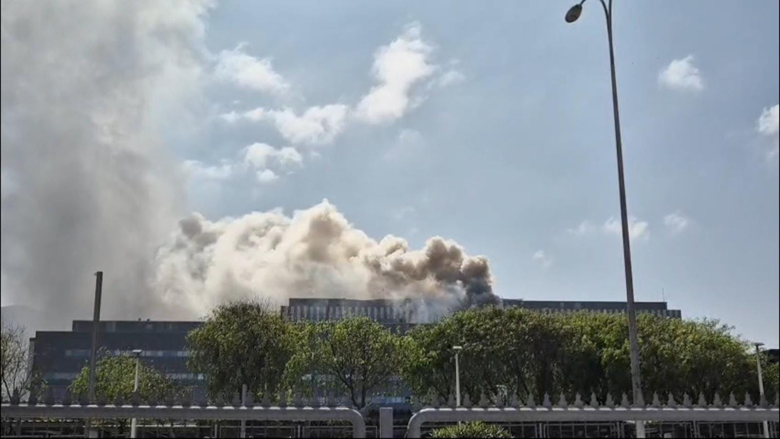 Incendio en el hospital regional obliga a evacuar de emergencia a cerca de dos mil personas 