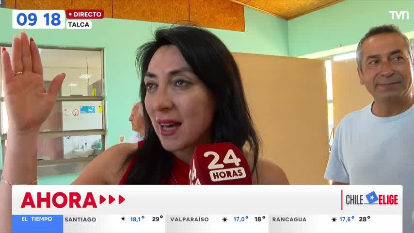Candidata Cristina Bravo votó en compañía de su familia