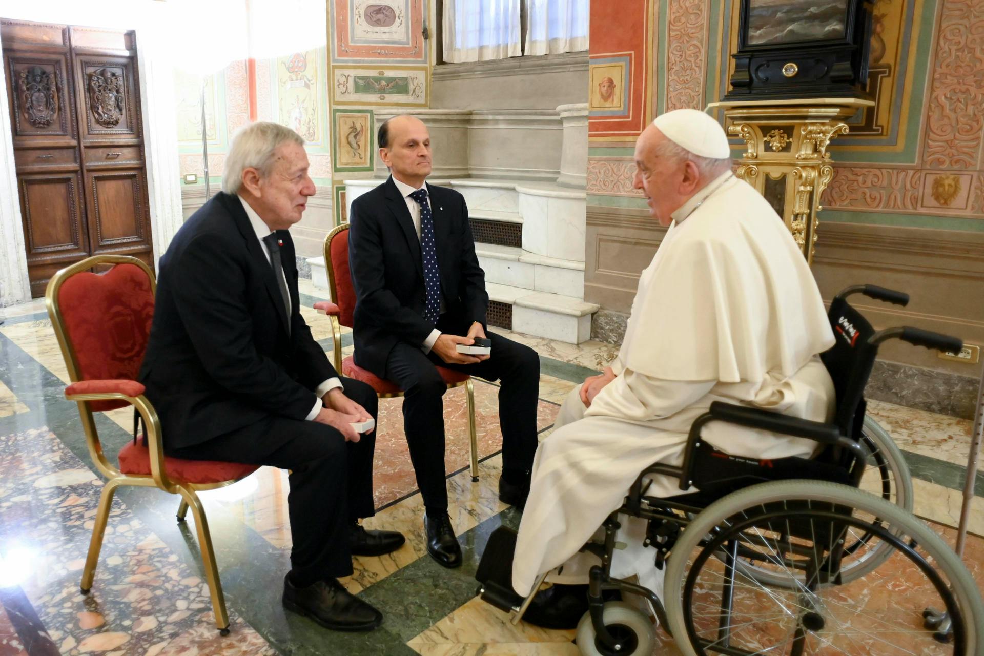 Canciller trasandino se restó: Papa Francisco celebra los 40 años del Tratado de Paz entre Chile y Argentina 