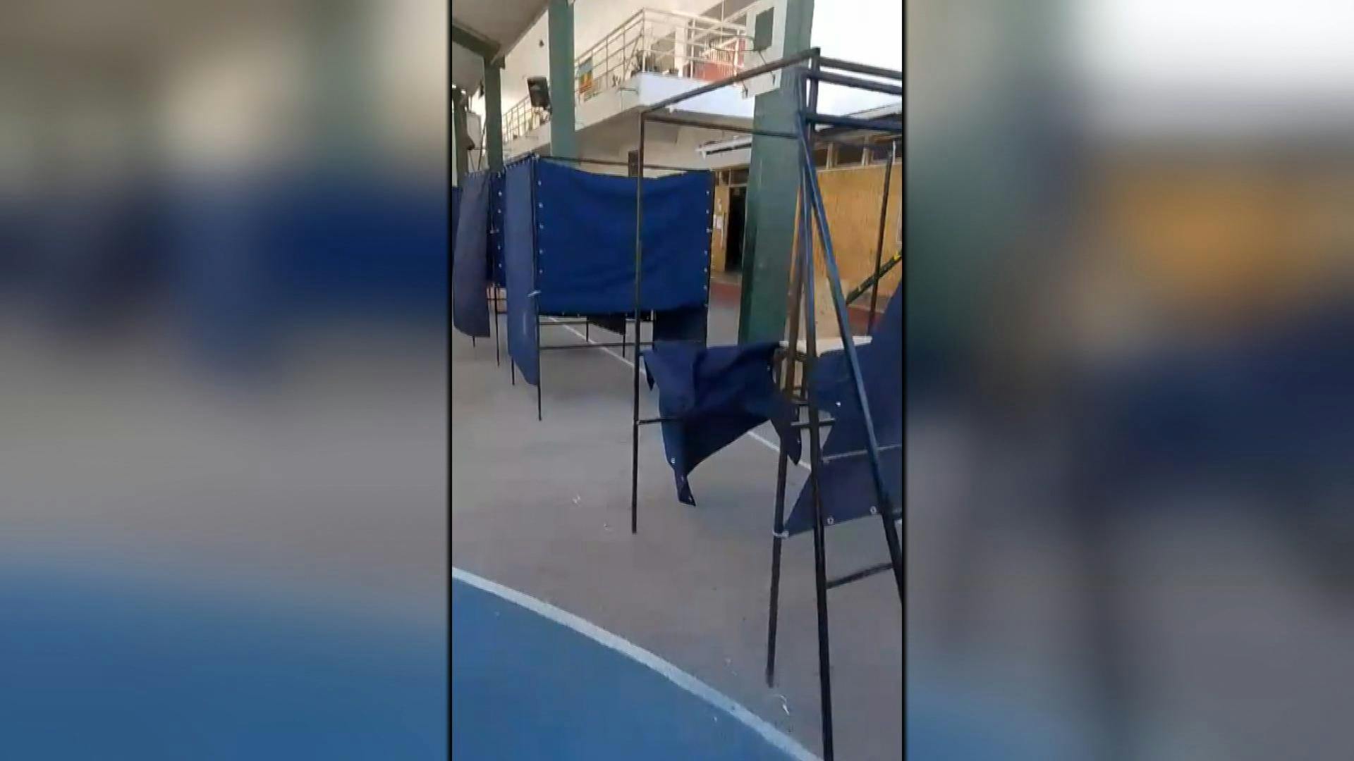Escuela denuncia desorden en sus salas tras elecciones por lo que debieron suspender las clases 
