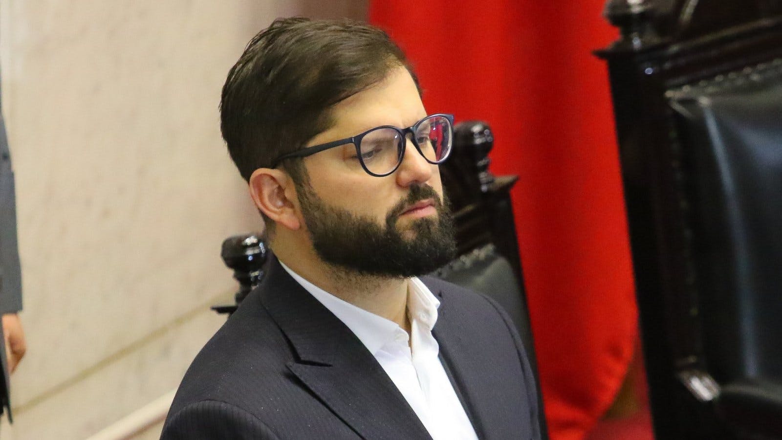 Defensa de Presidente Boric rechaza denuncia: Él fue víctima de un acoso sistemático
