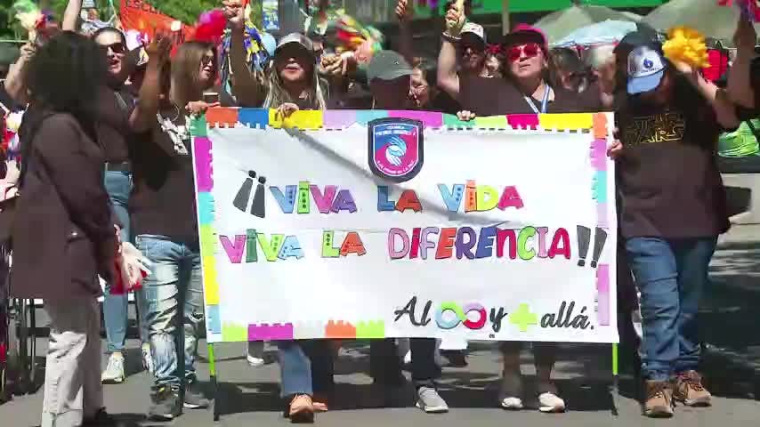 Conmemoran Día de la discapacidad con marcha y acto en Plaza Independencia