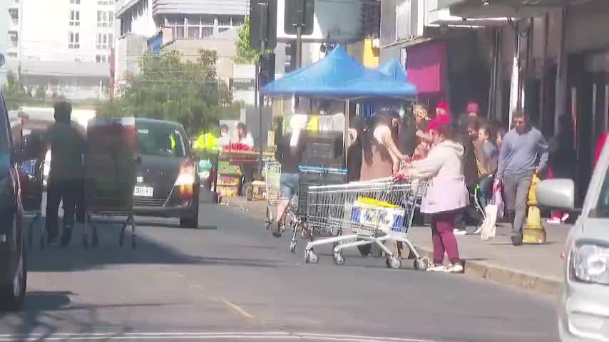 Ambulantes ilegales se tomaron Calle Maipú en Concepción
