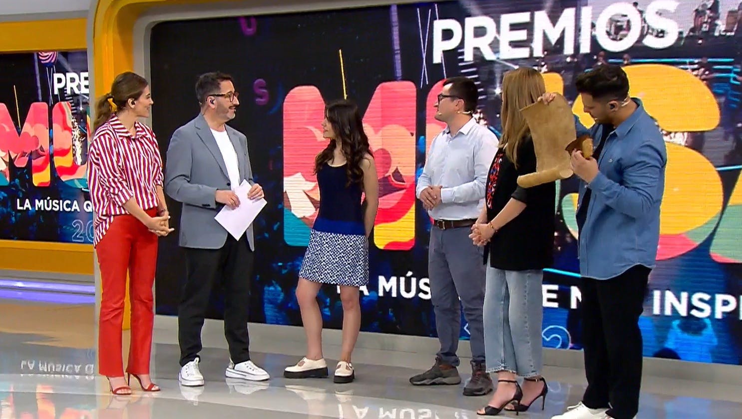 Ganadores de la Hackatón del Futuro visitaron el "Buenos días a todos"
