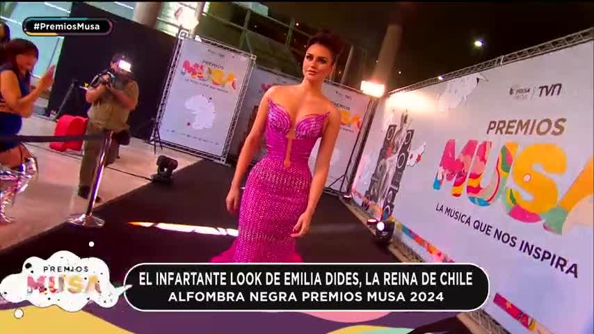 Emilia Dides impacta con su look en los Premios Musa