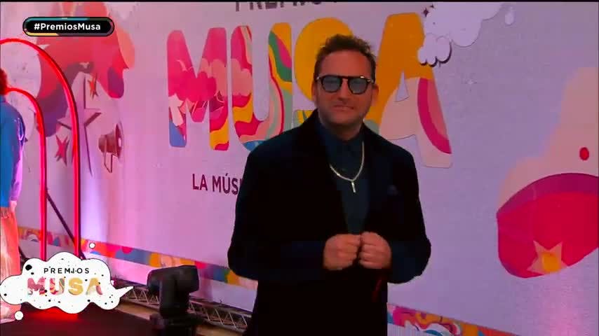 Así fue la llegada de Daniel Fuenzalida a la Alfombra Negra