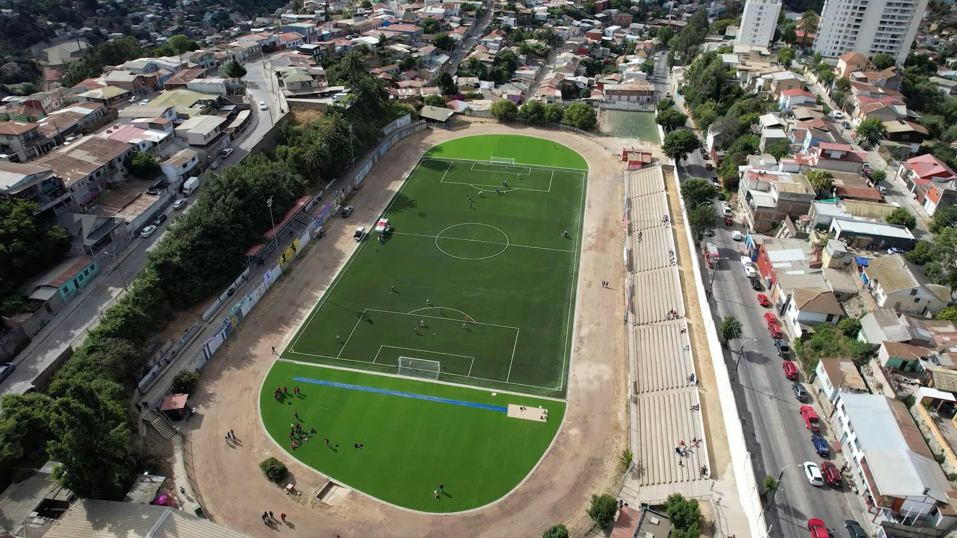 Estadio O’Higgins cuenta con pasto sintético nivel Fifa