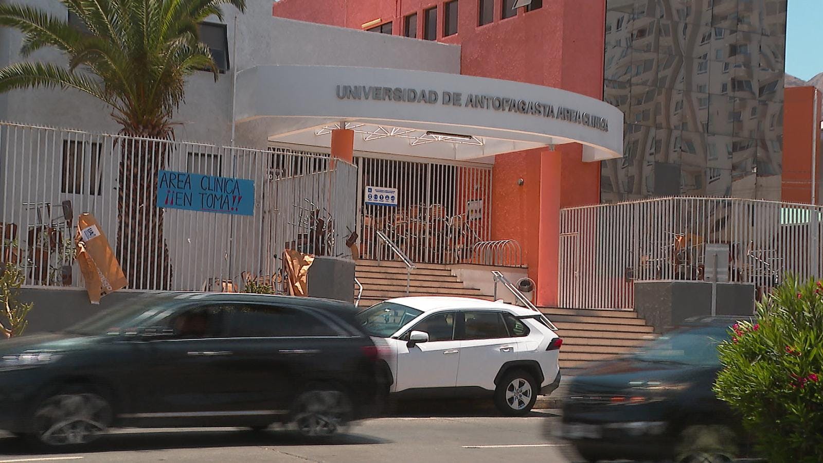 Alumnos votan extender el paro de la UA 