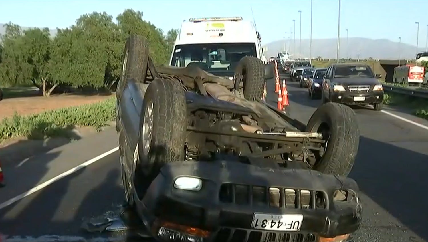 Volcamiento de camioneta genera gran congestión en Pudahuel