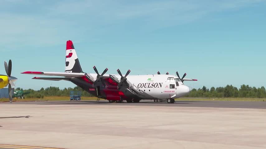 Llega avión Hércules C-130 a la región del Biobío. Su misión: atacar los incendios de 2025