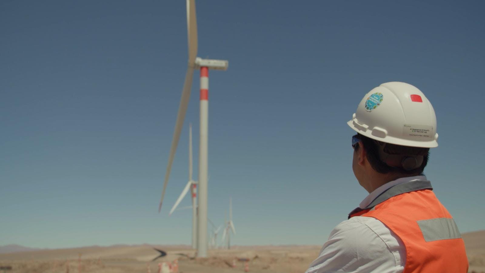 Instalan último aerogenerador de proyecto Horizonte