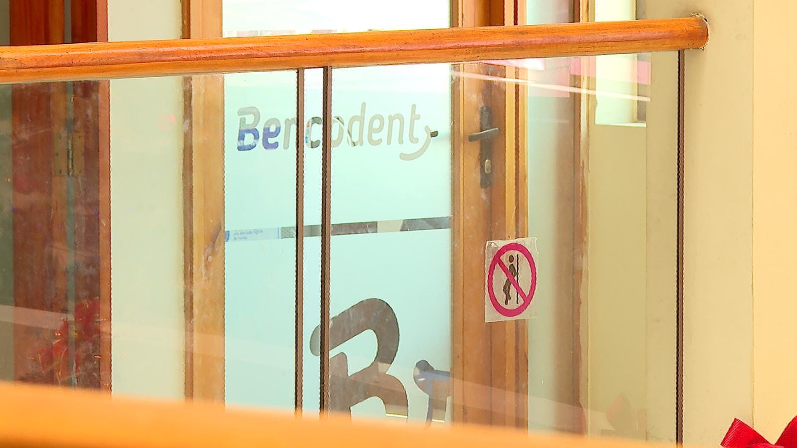 Formalizan a secretaria de dentista por hurto agravado y estafa 