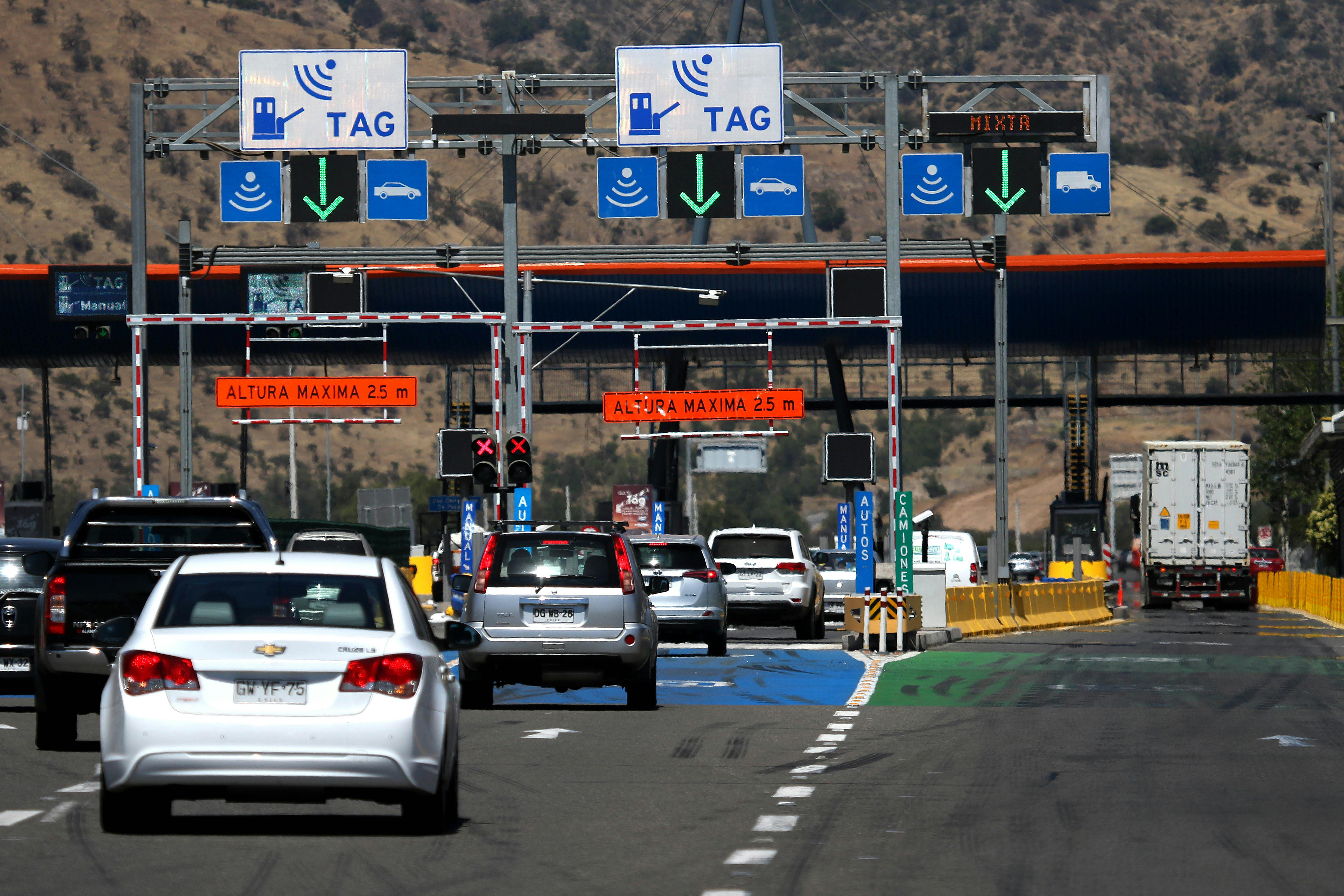 Carabineros refuerzan fiscalizaciones: se espera que viajen 1,5 millones de personas