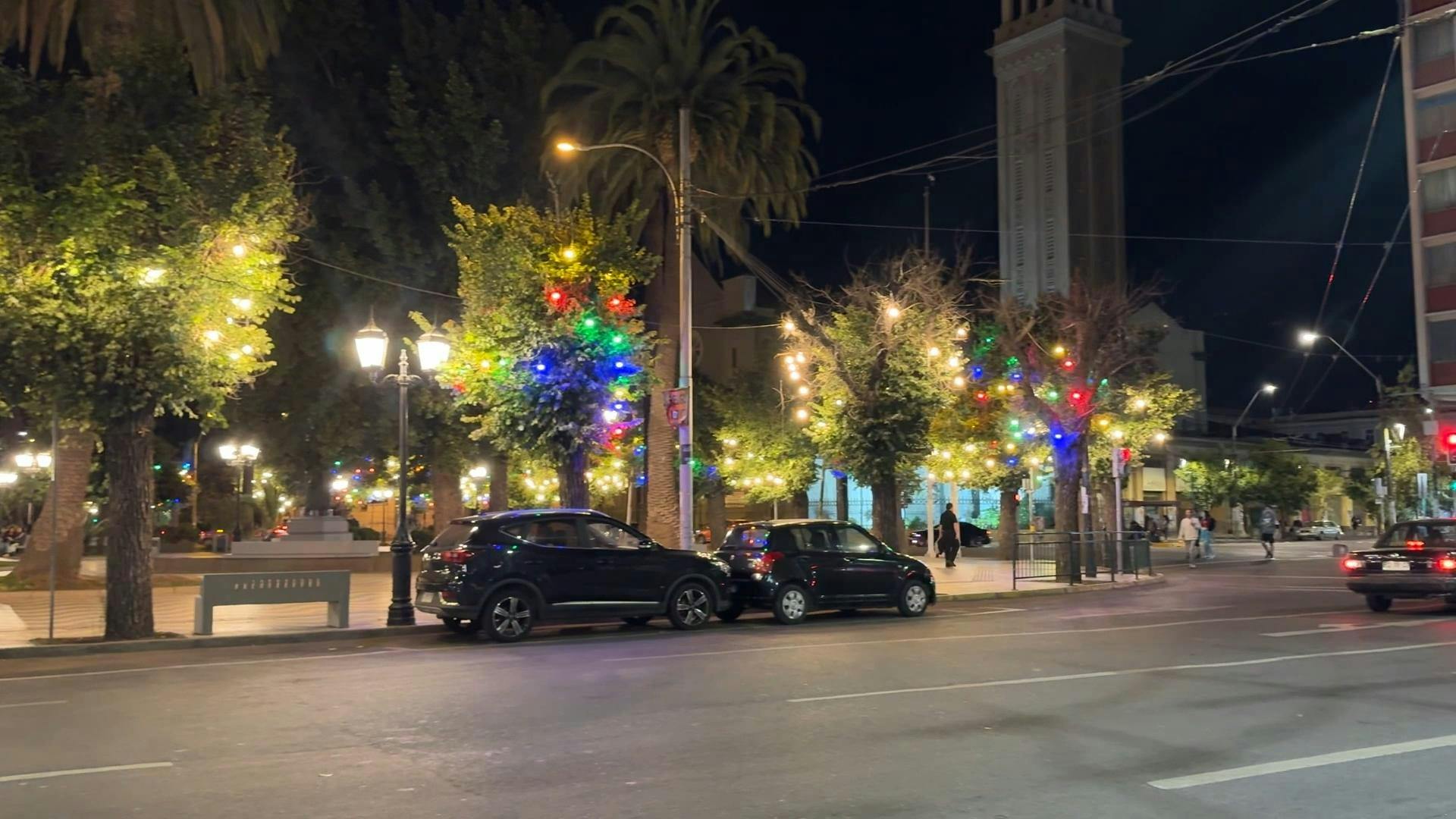 Valparaíso presentó una iluminada y navideña Plaza Victoria 
