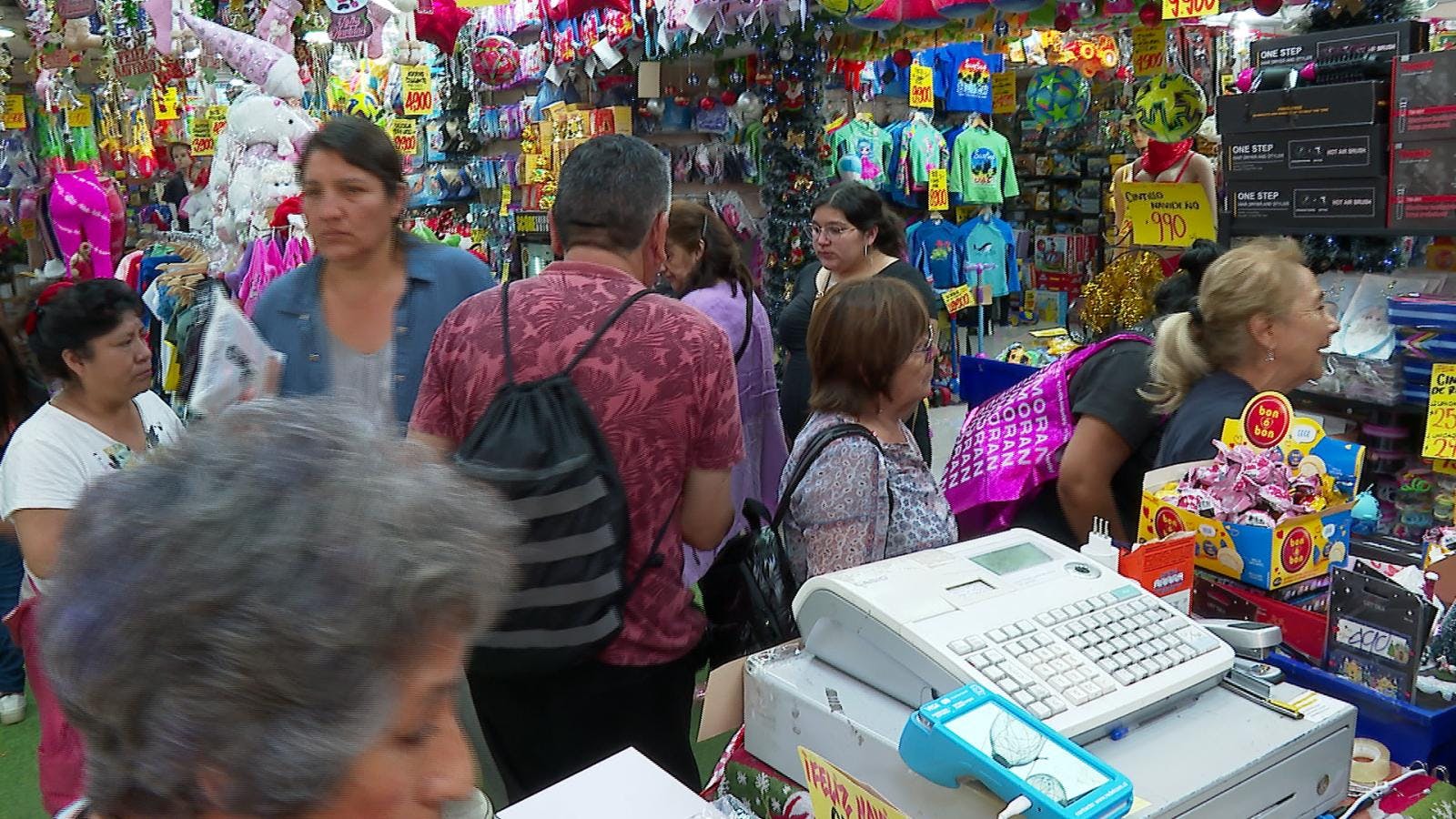 Miles de antofagastinos realizaron sus compras de navidad a poco del cierre del comercio