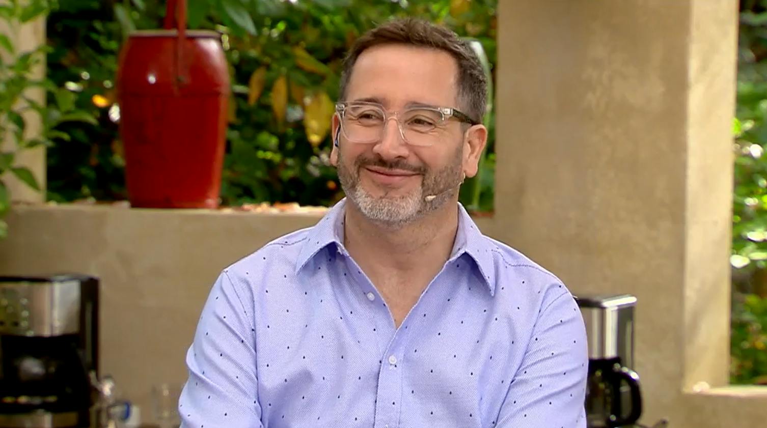 "Enchúfate po": Eduardo Fuentes protagoniza dos divertidas confusiones en el "Buenos Días a Todos" 