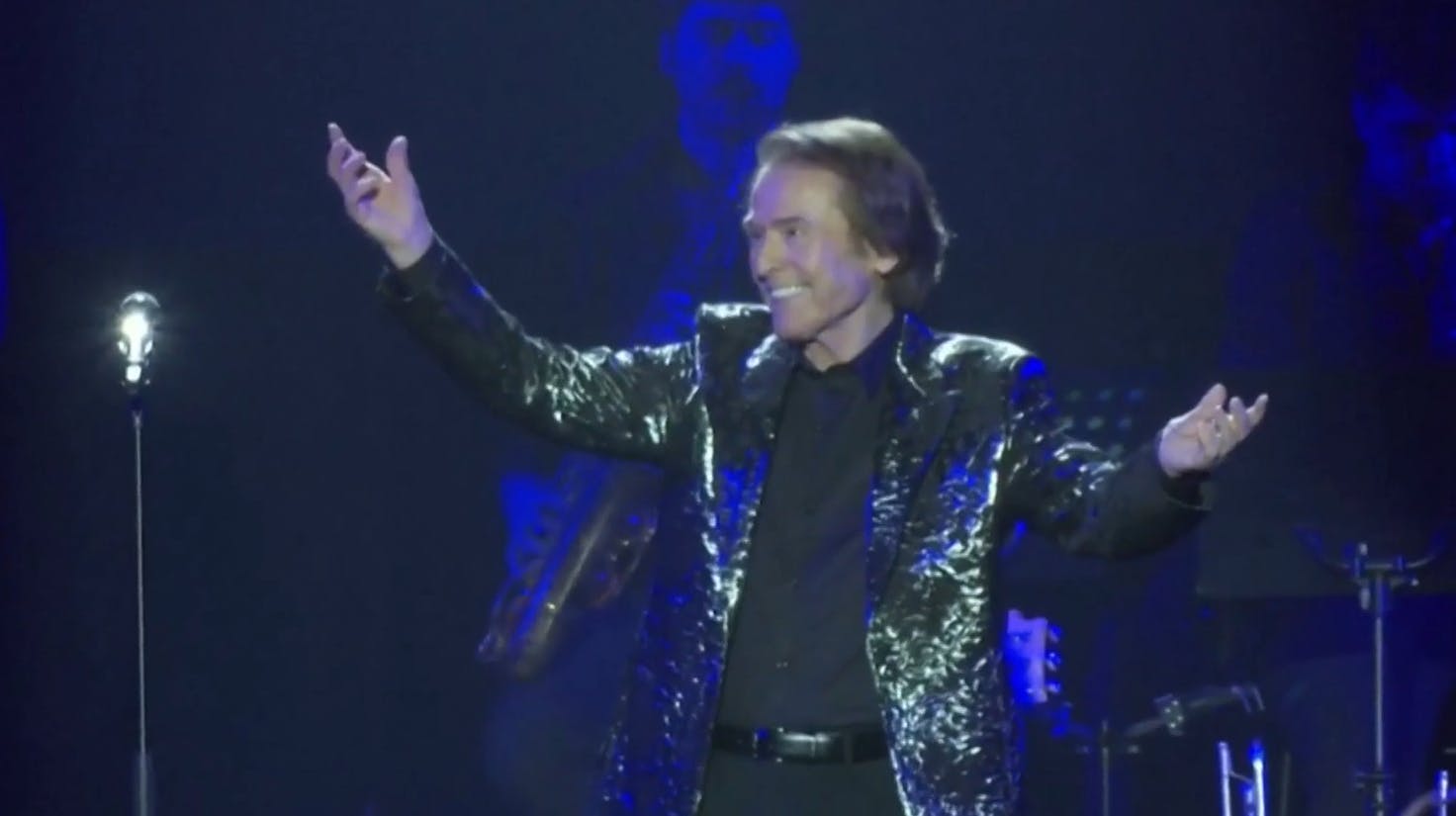 Preocupación por Raphael: ¿Qué es la enfermedad que le diagnosticaron al cantante?