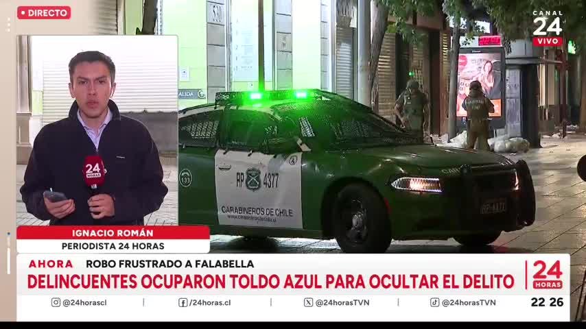 Robo frustrado en Santiago Centro: delincuentes simularon comercio ambulante escondidos en toldo azul