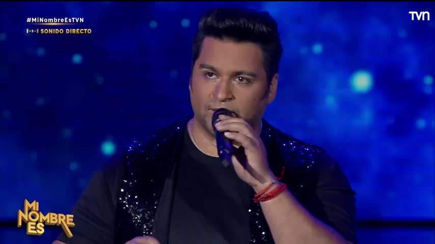 Un apasionado Chayanne llega al escenario de "Mi nombre es"