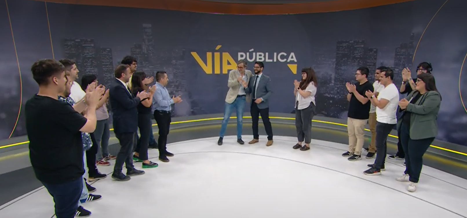 Emotiva despedida del periodista Matías del Río en Vía Pública