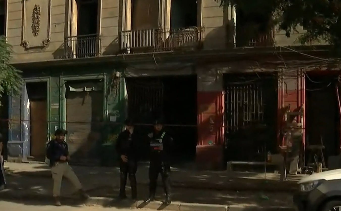 Vecino celebra demolición de casas tomadas en Santiago: "Estamos muy felices"