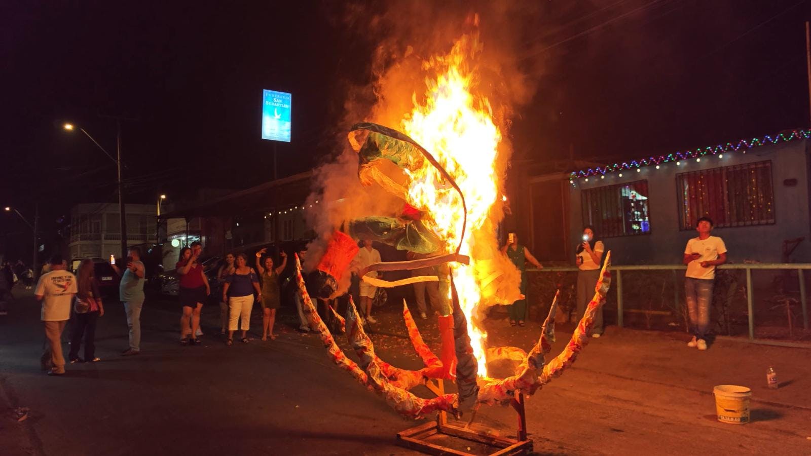Tocopillanos otra vez se lucieron con la tradición de la quema de monos