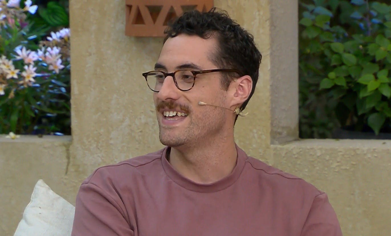 Ignacio Socías, el comediante encargado de abrir el humor en Olmué 2025 