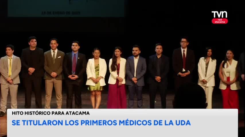 Primeros titulados de medicina UDA