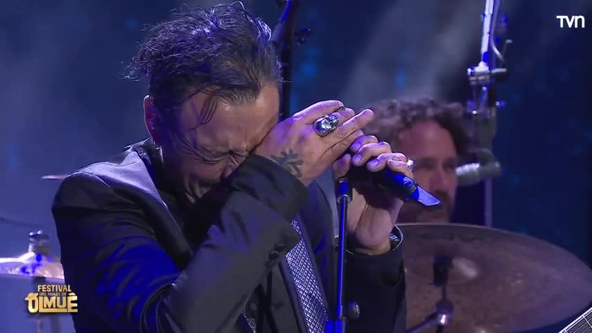 La emoción de Claudio Valenzuela al interpretar "Milagros" en el Festival de Olmué