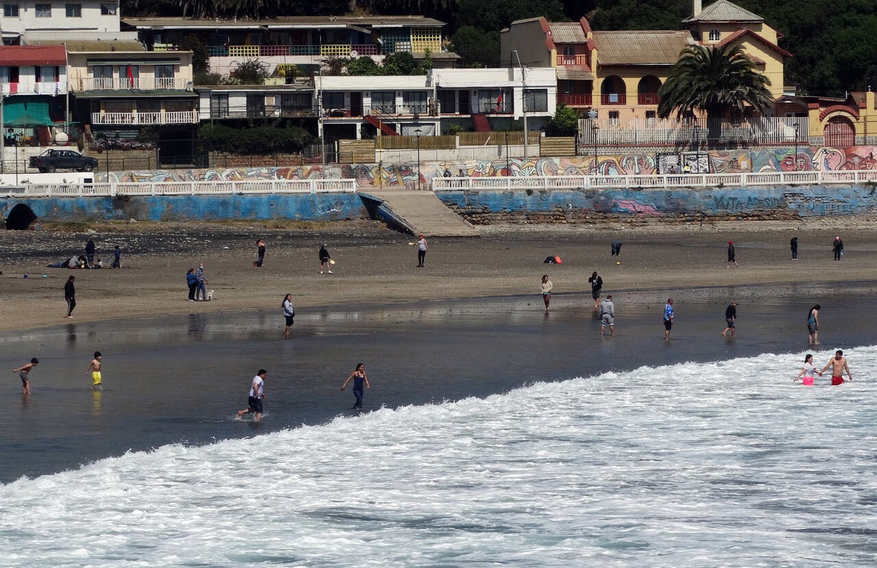 "Hay que tener mano dura": Alcaldesa de Cartagena detalla el plan de seguridad para un verano seguro en el balneario