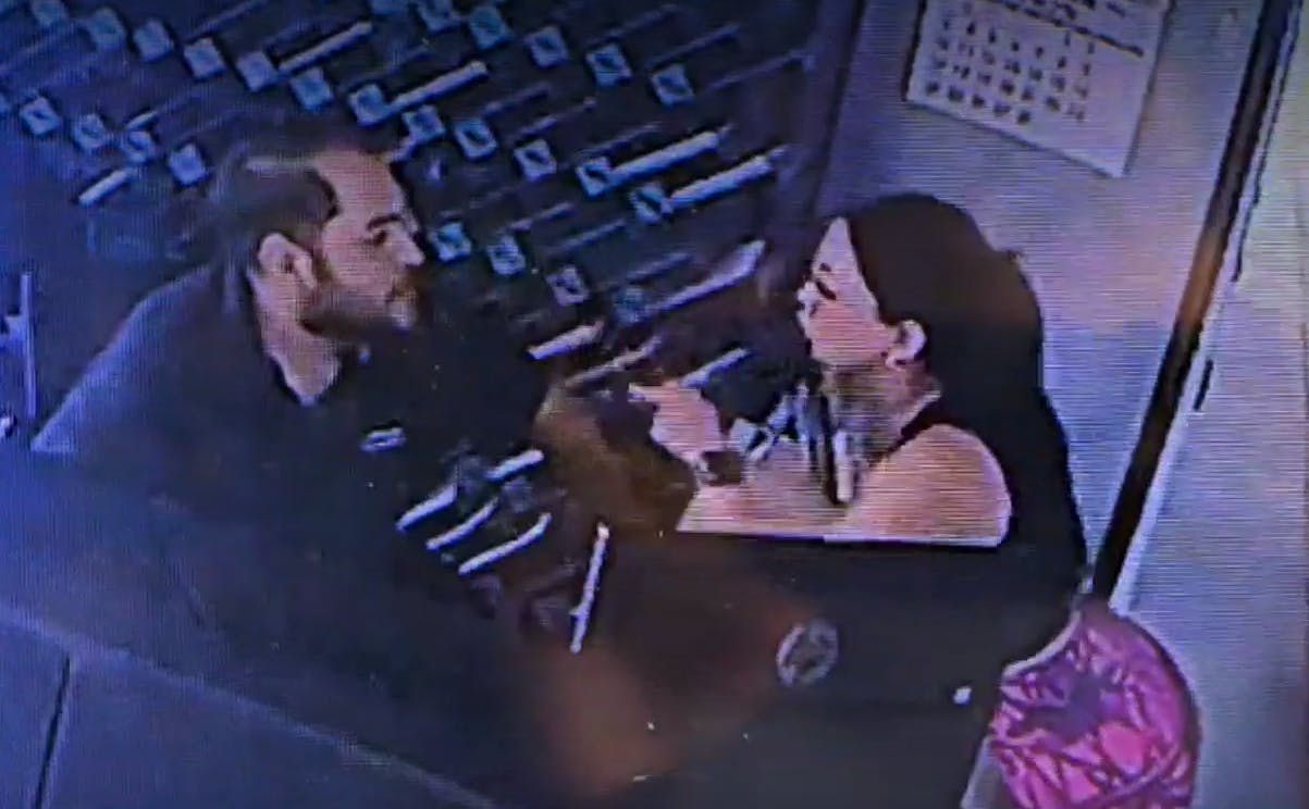 "Como venezolana, ese tipo de persona no nos representa": Residente de edificio repudia agresión de sujetos a conserje