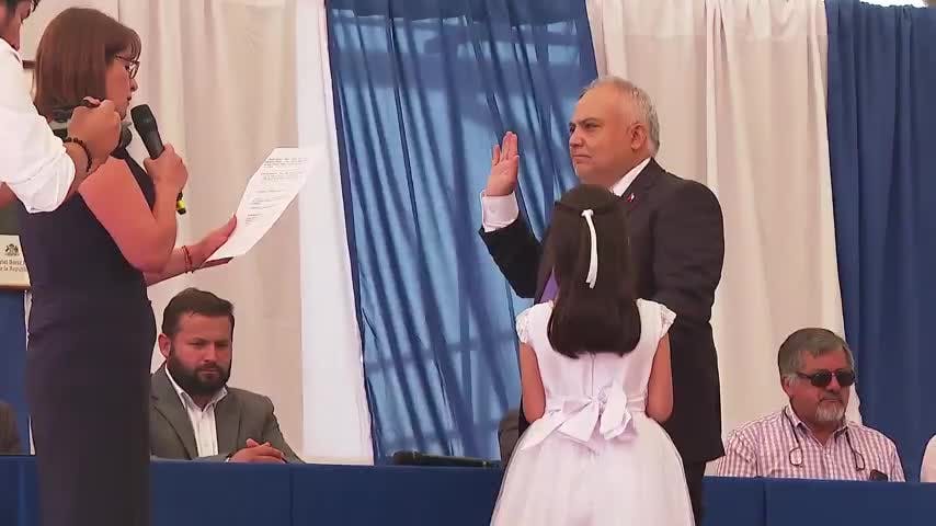 Ñiquén tiene alcalde: Este viernes asumió Mauricio Catoni